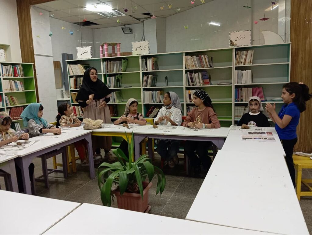 ویژه‌برنامه «تا ثریا» هم‌زمان با پرتاب ماهواره‌های ایرانی در کانون علوم و فناوری‌های نوین ایران مرکز هرمزگان برگزار شد