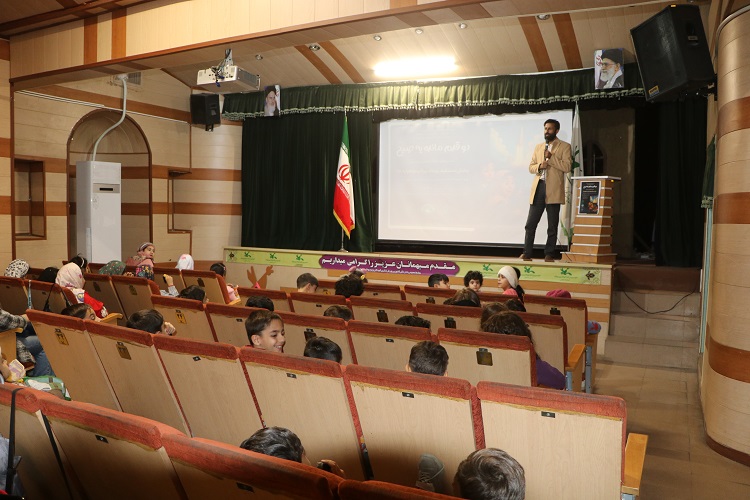 1391748 سخنرانیهای علمی زهرا عریانی و بنیامین کاظمزاده