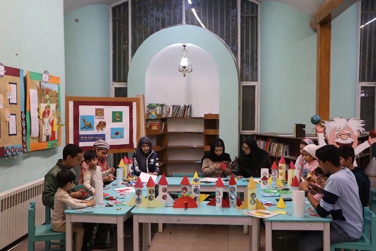 1391752 سخنرانیهای علمی زهرا عریانی و بنیامین کاظمزاده