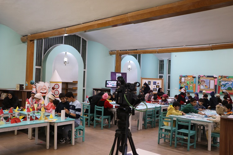 1391753 سخنرانیهای علمی زهرا عریانی و بنیامین کاظمزاده