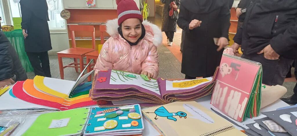 1391802 کتابهای حسی- لمسی به ایستگاه نهم در شهر همدان رسید