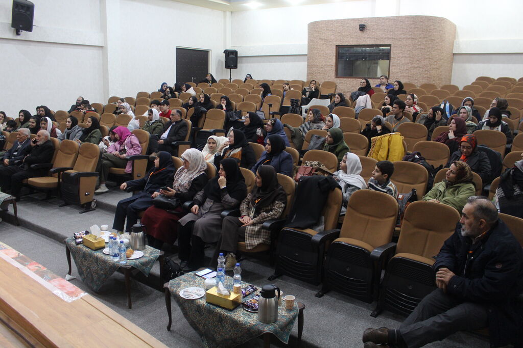 قصه‌گویی تربیت کودک را ساده و دنیای کودک را غنی می‌کند