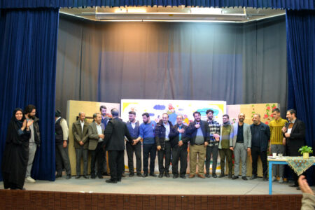 همزمان با نشست شورای فرهنگی؛ تقدیر از همکاران مرد کانون قم انجام شد