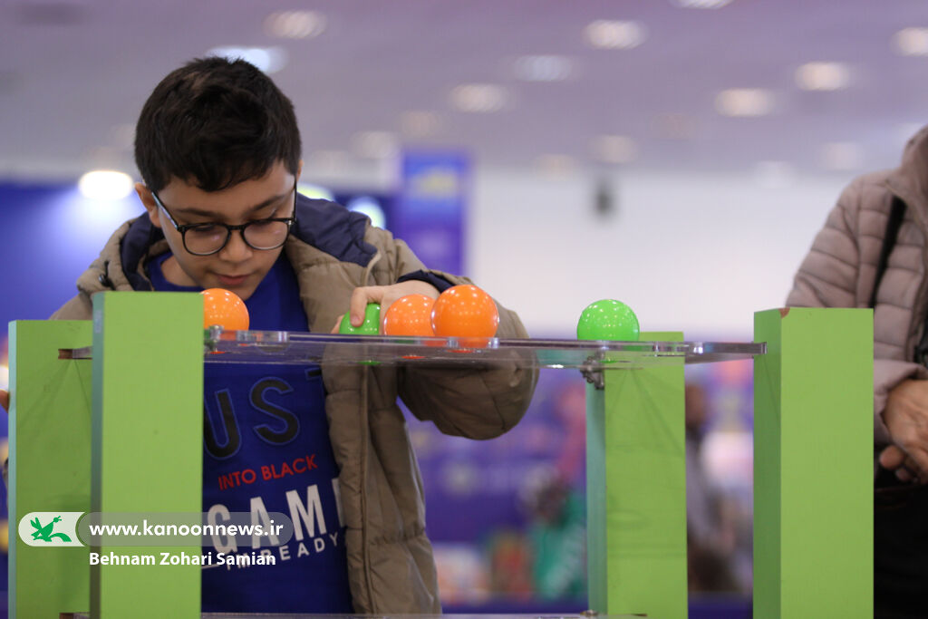 عرضه سرگرمی‌های کانون در بازار فروش جشنواره اسباب‌بازی