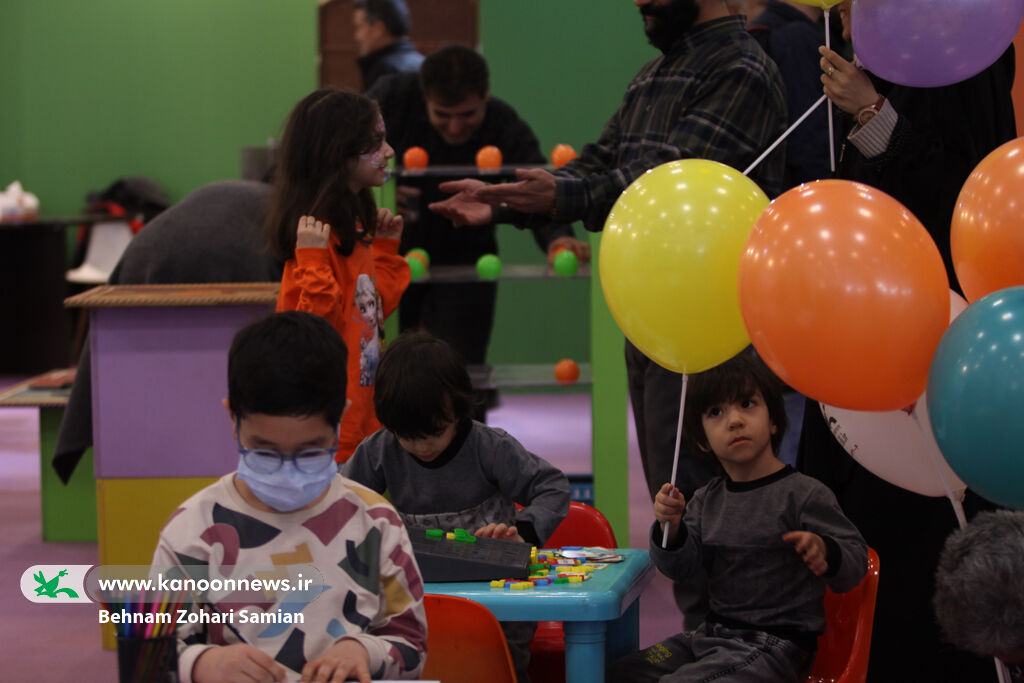 عرضه سرگرمی‌های کانون در بازار فروش جشنواره اسباب‌بازی
