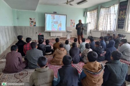 همکاران کانون سیستان و بلوچستان، برنامه «محفل ستاره‌ها» را به طور فعال معرفی می‌کنند