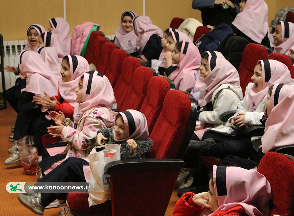 «تنبل احمد» به گیلان  سفرکرد/  اجرای نمایش عروسکی «گروه هنری میکا» درسینما ‌کانون رشت