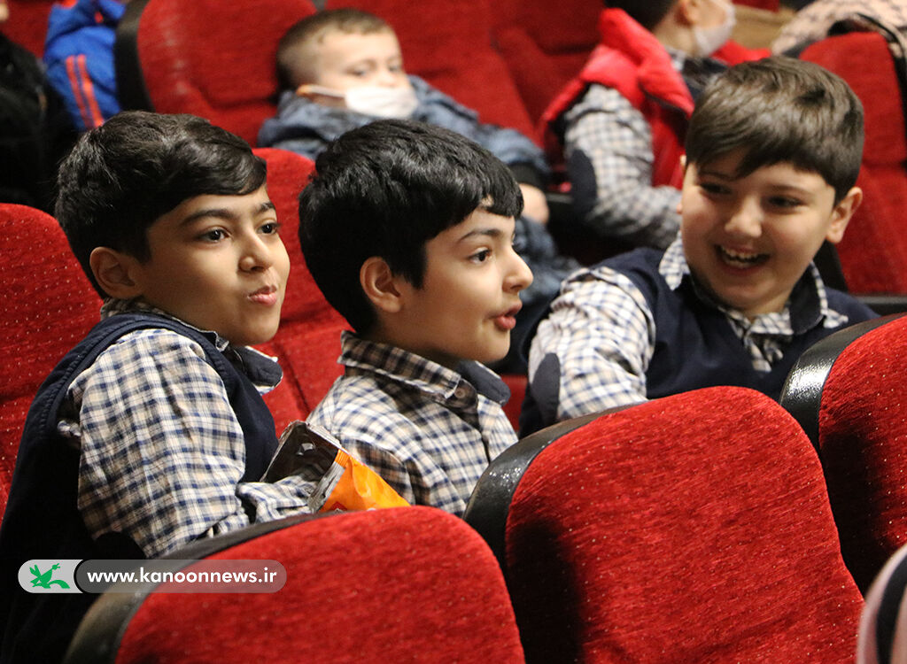 «تنبل احمد» به گیلان  سفرکرد/  اجرای نمایش عروسکی «گروه هنری میکا» درسینما ‌کانون رشت