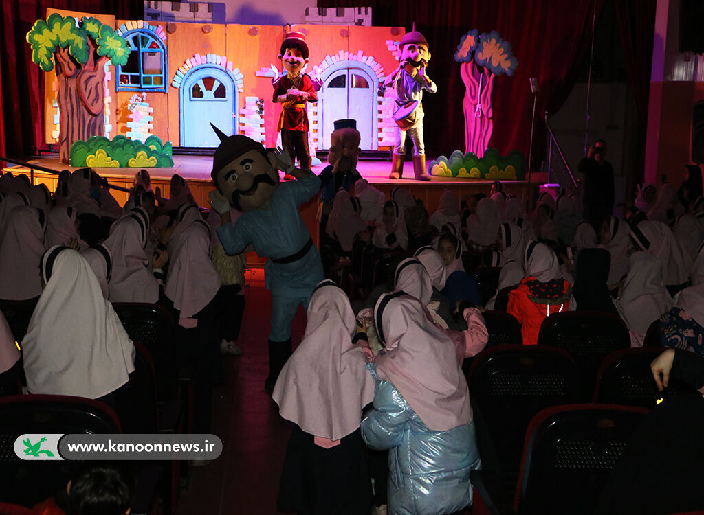 «تنبل احمد» به گیلان  سفرکرد/  اجرای نمایش عروسکی «گروه هنری میکا» درسینما ‌کانون رشت