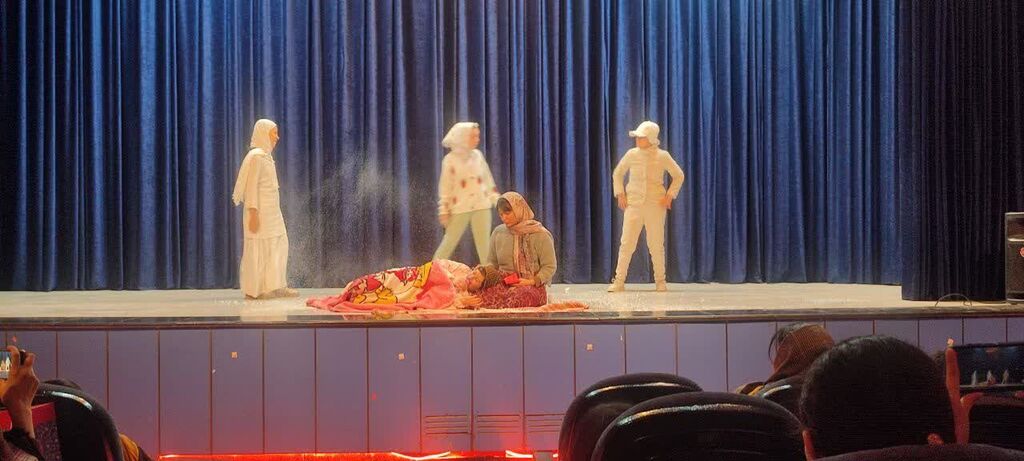 1395111-1 اجرای نمایش «قصه خوبِ خدا» در مرکز شماره ۲ کانون کرمانشاه