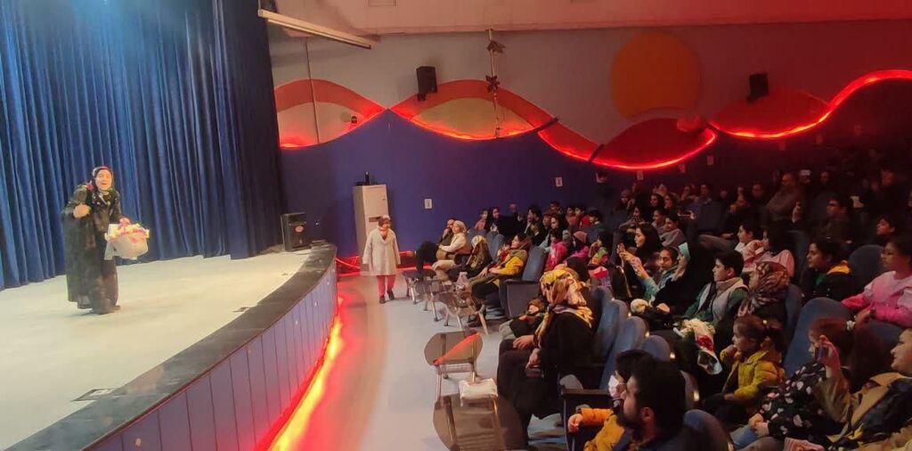 1395113-1 اجرای نمایش «قصه خوبِ خدا» در مرکز شماره ۲ کانون کرمانشاه