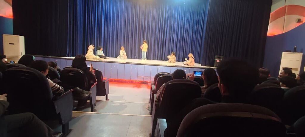 1395116-1 اجرای نمایش «قصه خوبِ خدا» در مرکز شماره ۲ کانون کرمانشاه