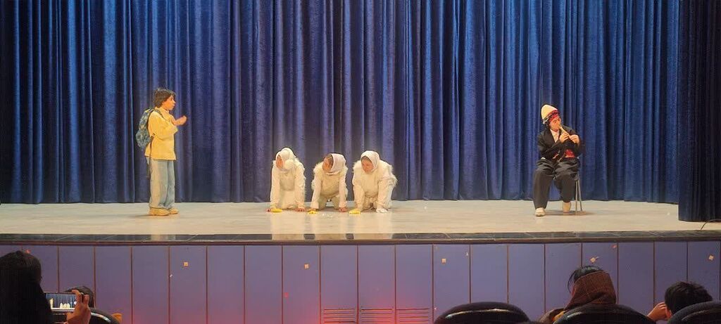 1395119-1 اجرای نمایش «قصه خوبِ خدا» در مرکز شماره ۲ کانون کرمانشاه