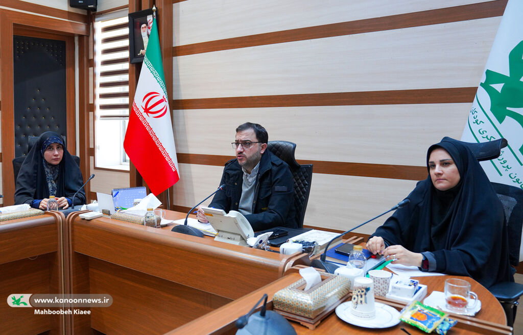 پخش برنامه «محفل ستاره‌ها» در نبود شبکه‌های اجتماعی، فرصت است