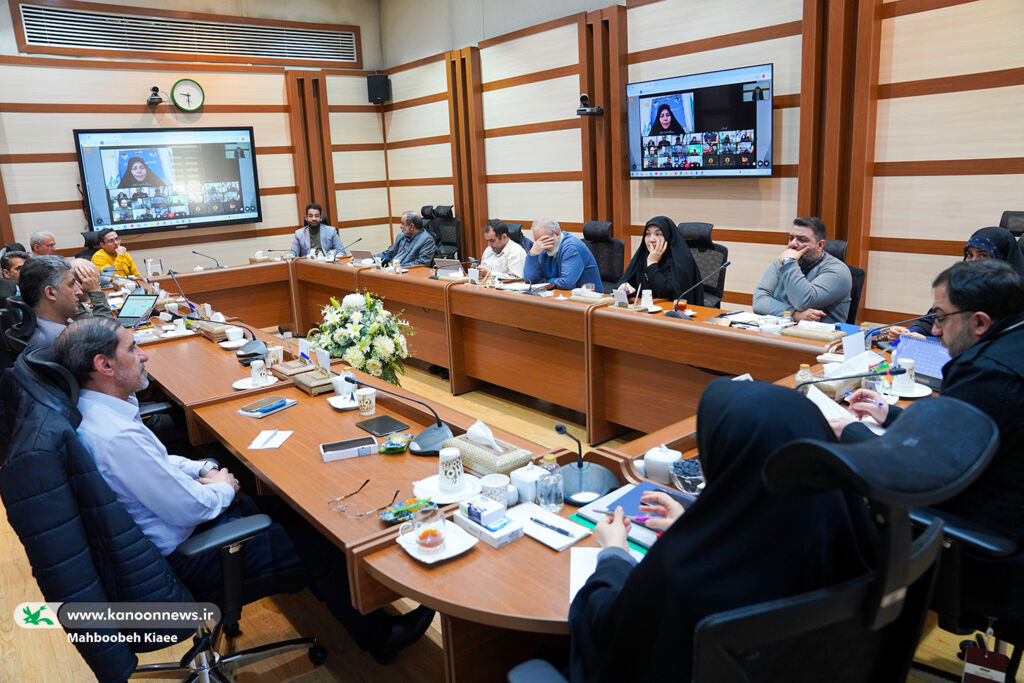 1395179-1 پخش برنامه «محفل ستارهها» در نبود شبکههای اجتماعی، فرصت است