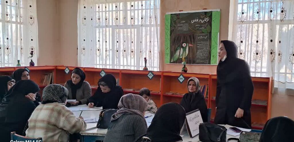 1395377-1 دومین کارگاه پیشگیری از آسیبهای اجتماعی برای نوجوانان و خانوادهها در مرکز کنگاور