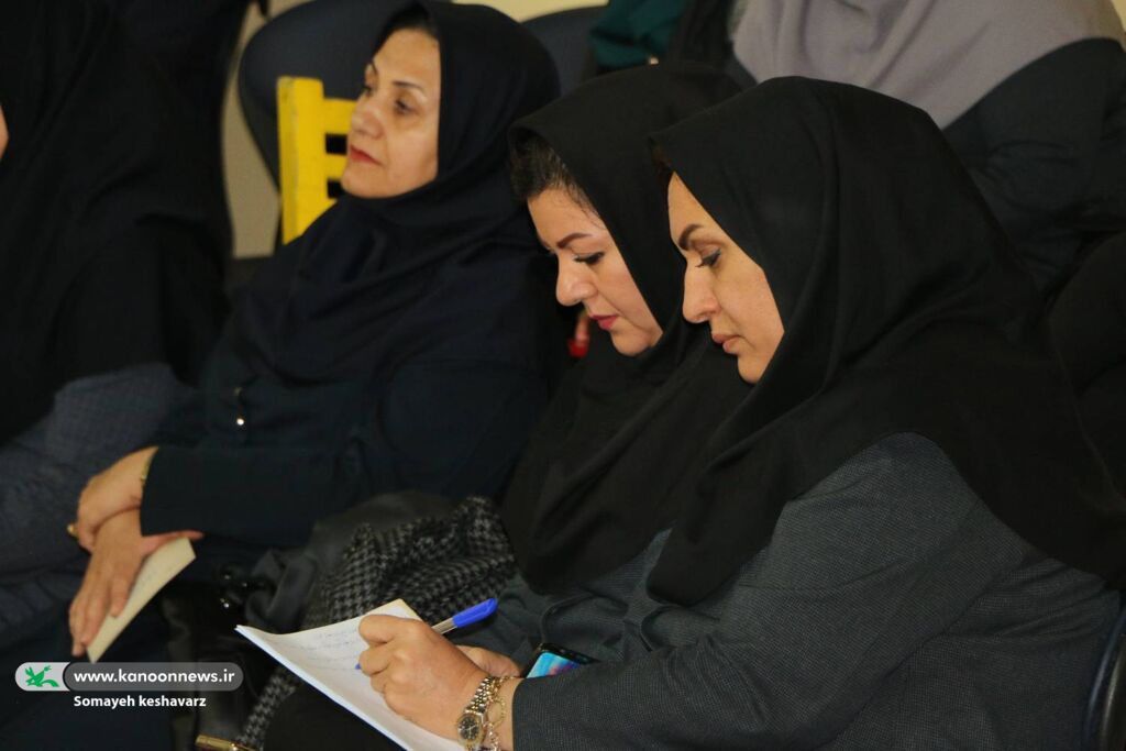 1395427-1 نشست تخصصی قصهو قصهگویی معلمان دبستان خلیلی