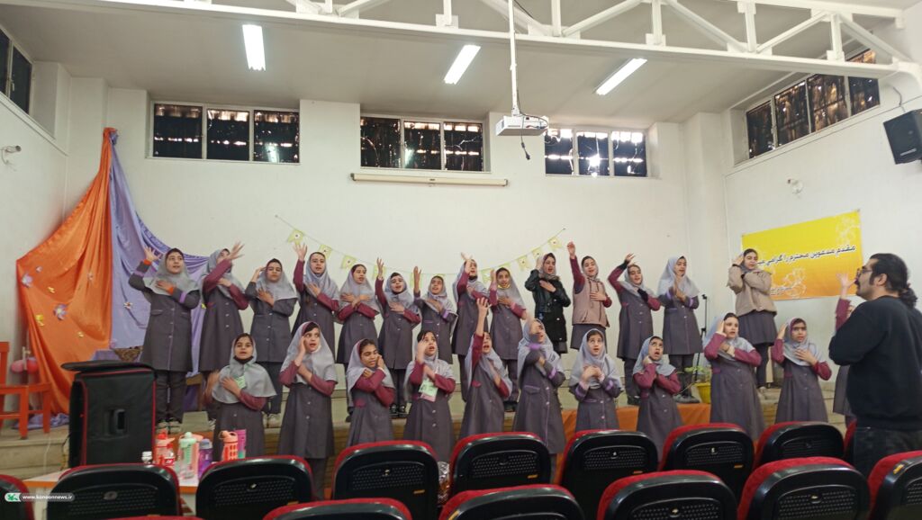 1395592-1 زندگی در مراکز فرهنگی- هنری کانون همدان جاری است