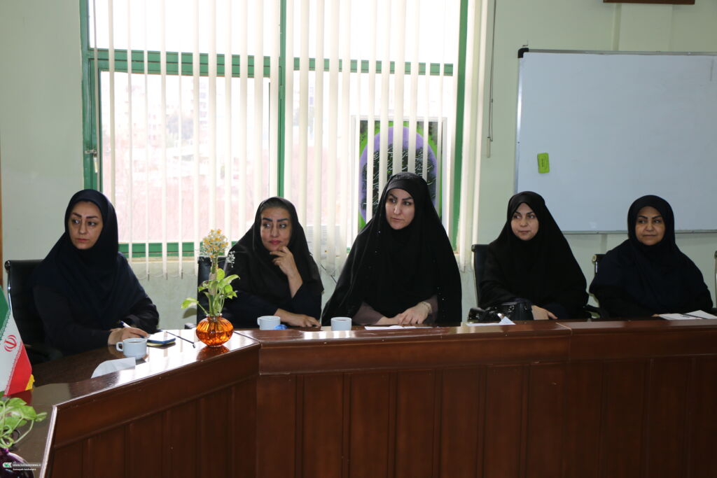 1395610-1 نشست تبیینی وقایع اخیر کشور با حضور مدیرکل کانون فارس