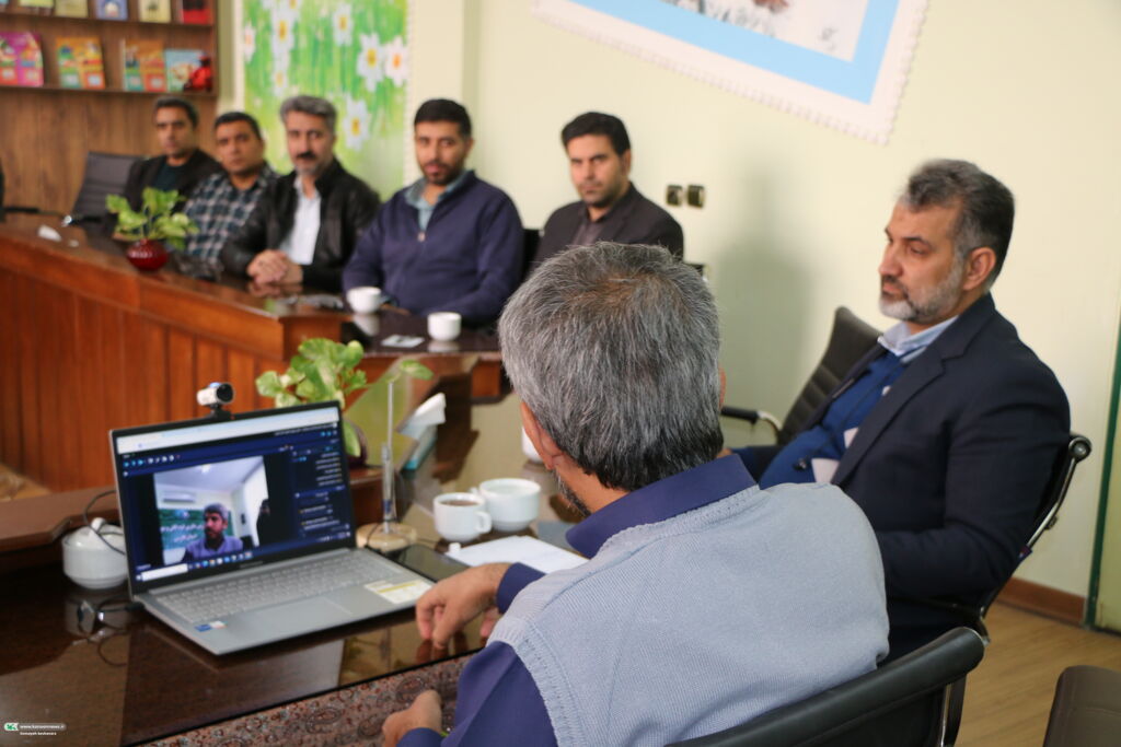 1395615-1 نشست تبیینی وقایع اخیر کشور با حضور مدیرکل کانون فارس