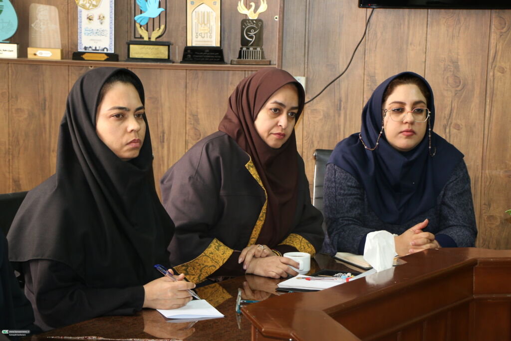 1395617-1 نشست تبیینی وقایع اخیر کشور با حضور مدیرکل کانون فارس