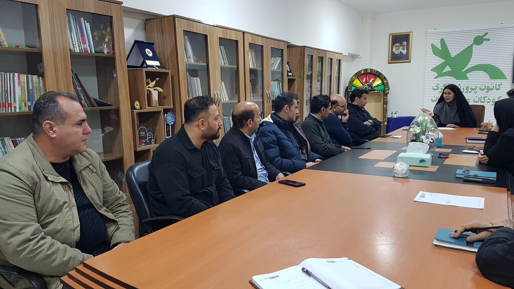 1395688-1 نشست شورای اداری کانون کرمانشاه