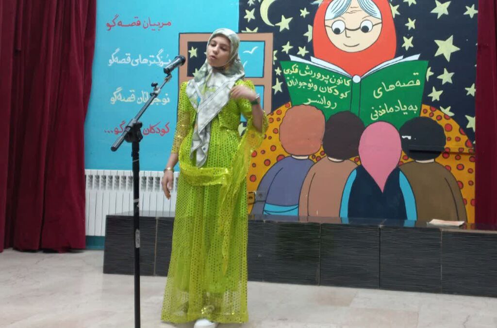 1395756-1 قصهگوهای روانسری از وطندوستی روایت کردند