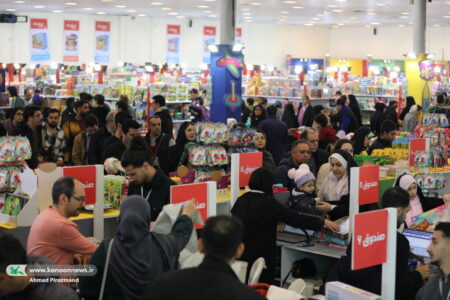 استقبال گسترده بازدیدکنندگان از جشنواره اسباب‌بازی
