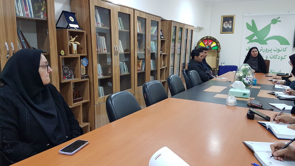 1395781-1 تبیین برنامههای دهه فجر در کانون کرمانشاه