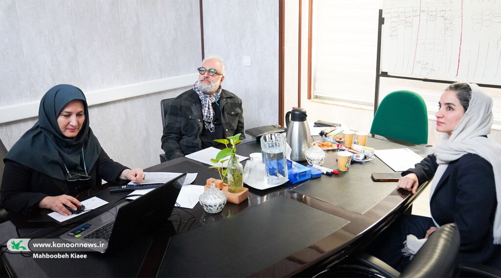 1395896-1 آثار دهمین دوسالانه ملی هنرهای تجسمی کانون داوری شد