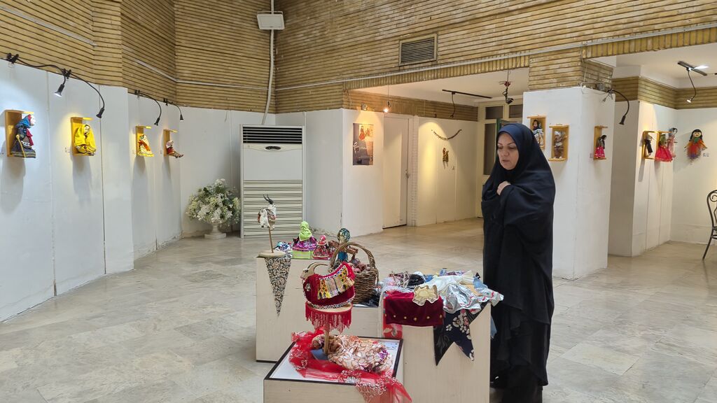 1396068-1 بازدید مدیرکل کانون گلستان از جشنواره اسباببازی