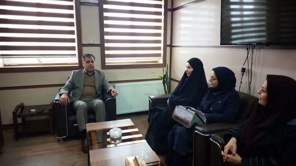 1396085-1 تفاهمنامه همکاری کانون کرمانشاه با سازمان حفاظت محیط زیست استان