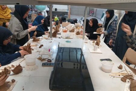برگزاری دوره «طراحی احجام هندسی» ویژه مربیان هنری استان