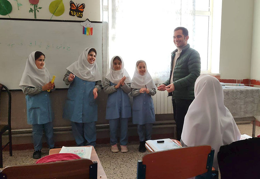 مسابقه نقاشی «من ایرانم را دوست دارم» در روستای نوشار اردبیل برگزار شد