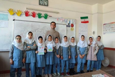 مسابقه نقاشی «من ایرانم را دوست دارم» در روستای نوشار اردبیل برگزار شد