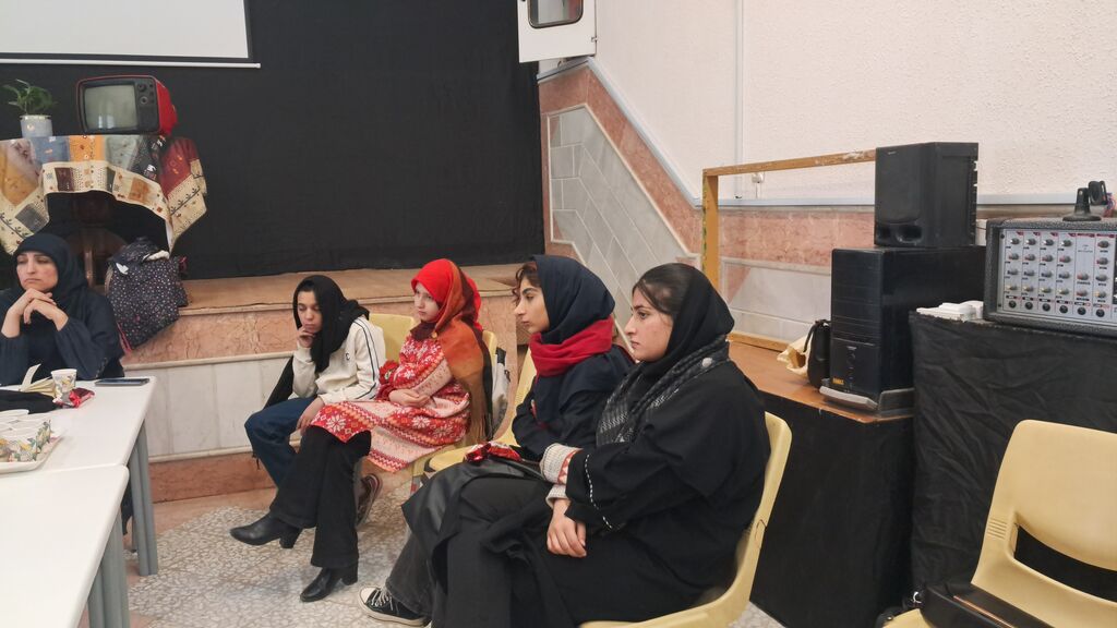 1397007-1 برگزاری جلسه شورای نوجوانان مراکز فرهنگی هنری استان قم