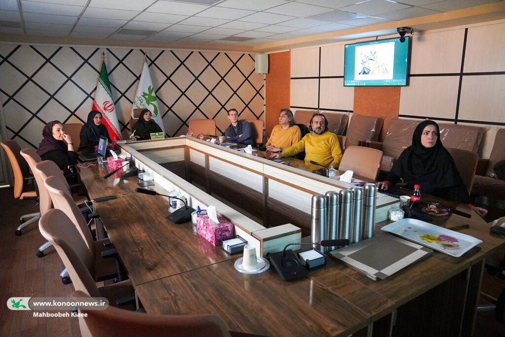 1397167-1 کانون در آموزش خلاقانه پیشتاز است