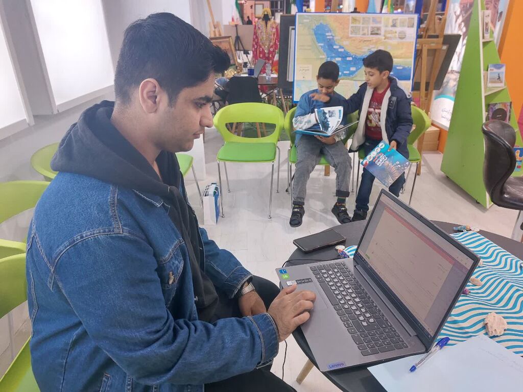 1397246-1 برپایی غرفه کانون پرورش فکری هرمزگان درنمایشگاه صنایع دریایی و توانمندی های هرمزگان