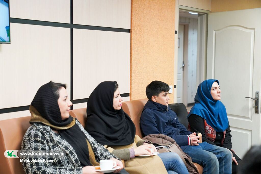 1397469 نوجوانان باید کارت رشد داشته باشند