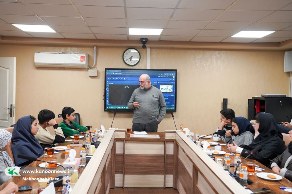 1397470 نوجوانان باید کارت رشد داشته باشند