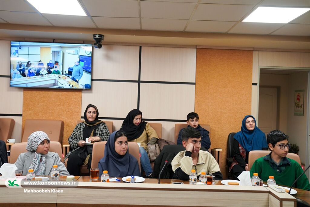 1397472 نوجوانان باید کارت رشد داشته باشند