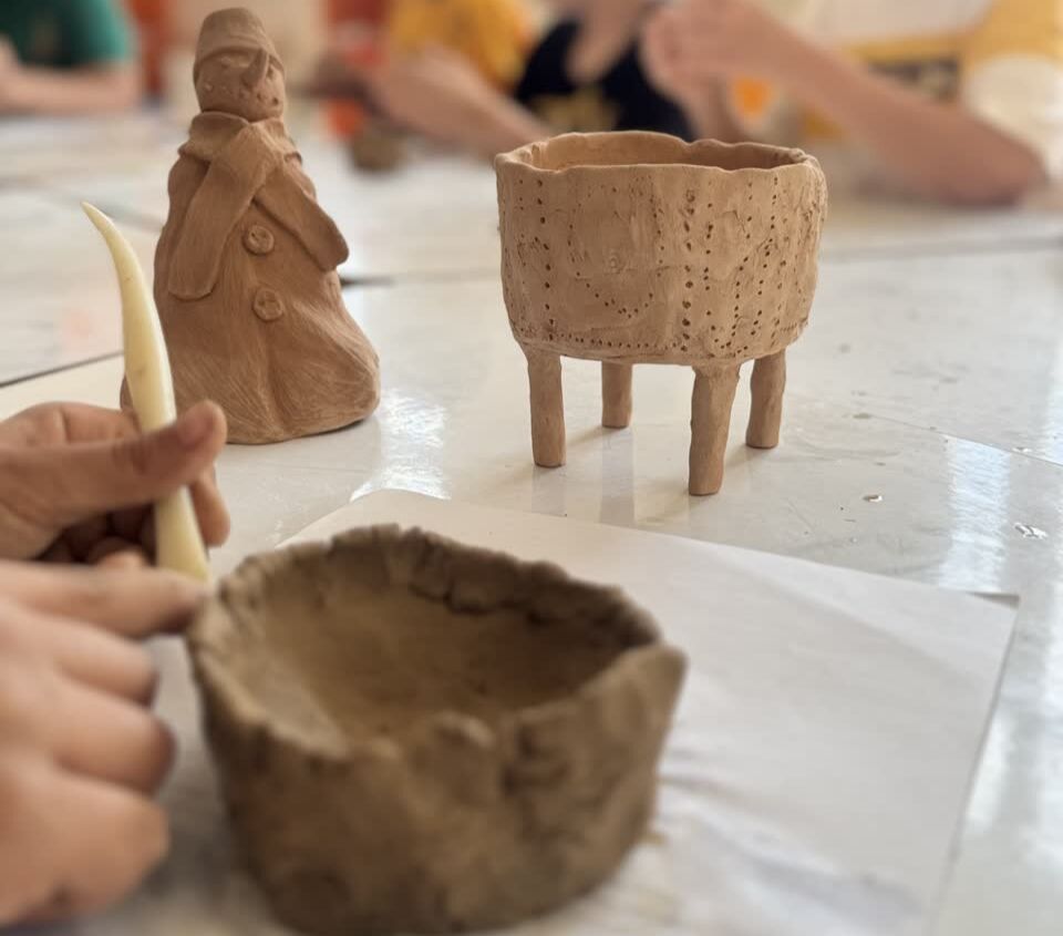 1397509-1 برگزاری کارگاههای خلاقانه ساخت سازههای هنری در مرکز شماره ۳ اسلامآباد غرب