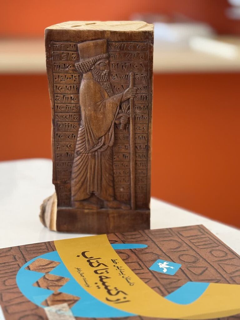 1397511-1 برگزاری کارگاههای خلاقانه ساخت سازههای هنری در مرکز شماره ۳ اسلامآباد غرب