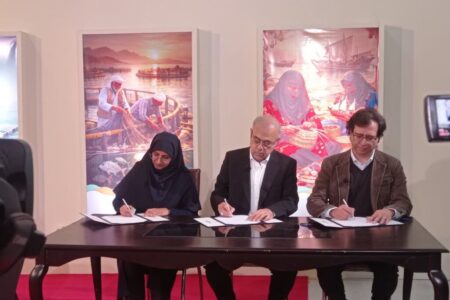 امضای تفاهم‌نامه ساخت شناور کتابخانه‌ سیاردریایی در هرمزگان