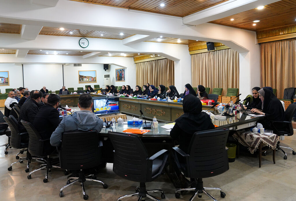 1397618-1 هنر روابط عمومی ایجاد نگاه جذاب، جدید و تامل برانگیز است