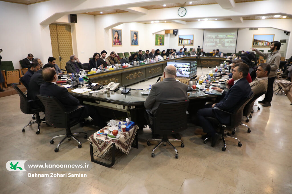 1397803-2 عاملیت کودکان و نوجوانان در برنامههای دهه فجر مهم است