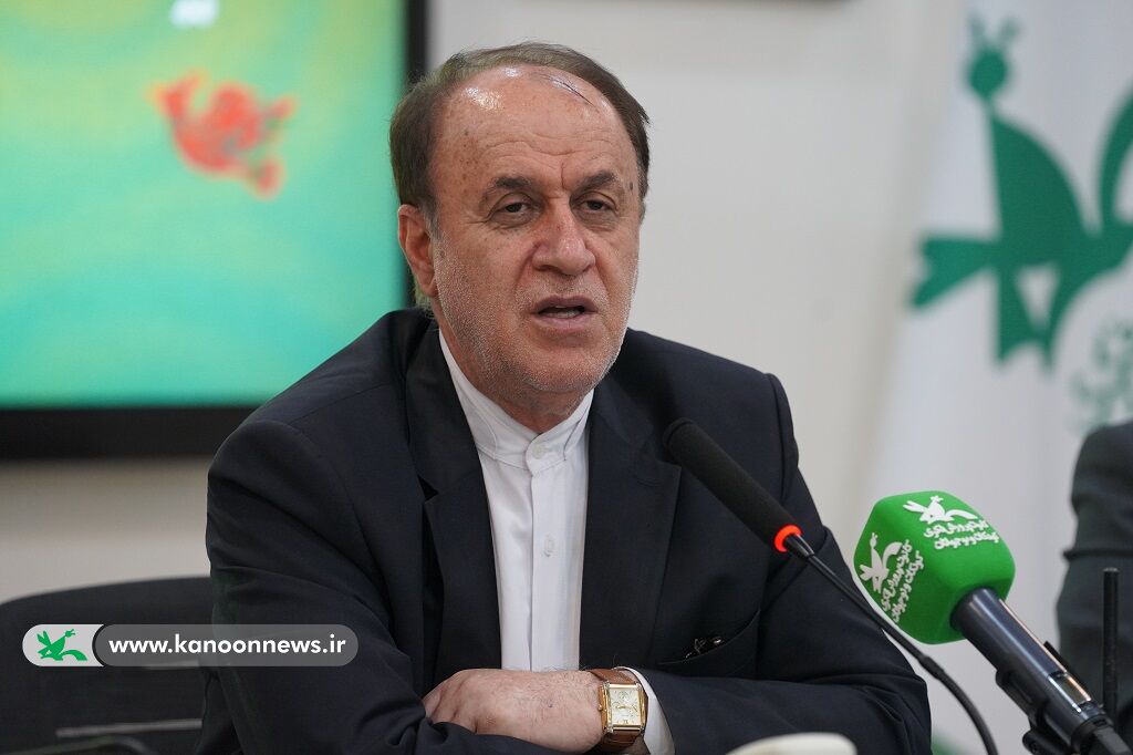 1397821-2 رمز تمام پیروزیهای ما وحدت است