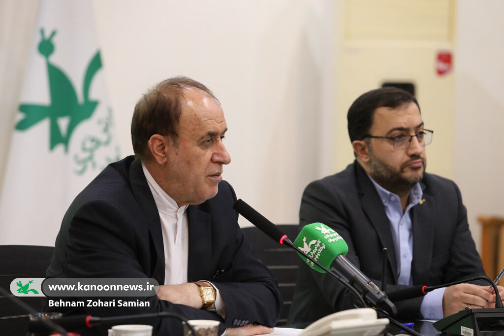 1397859-1 تأکید مدیرکل کانون همدان بر شبکهسازی کانونیاران در برنامههای دهه فجر