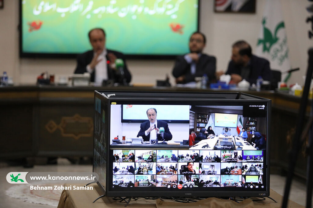 1397868-1 تأکید مدیرکل کانون همدان بر شبکهسازی کانونیاران در برنامههای دهه فجر