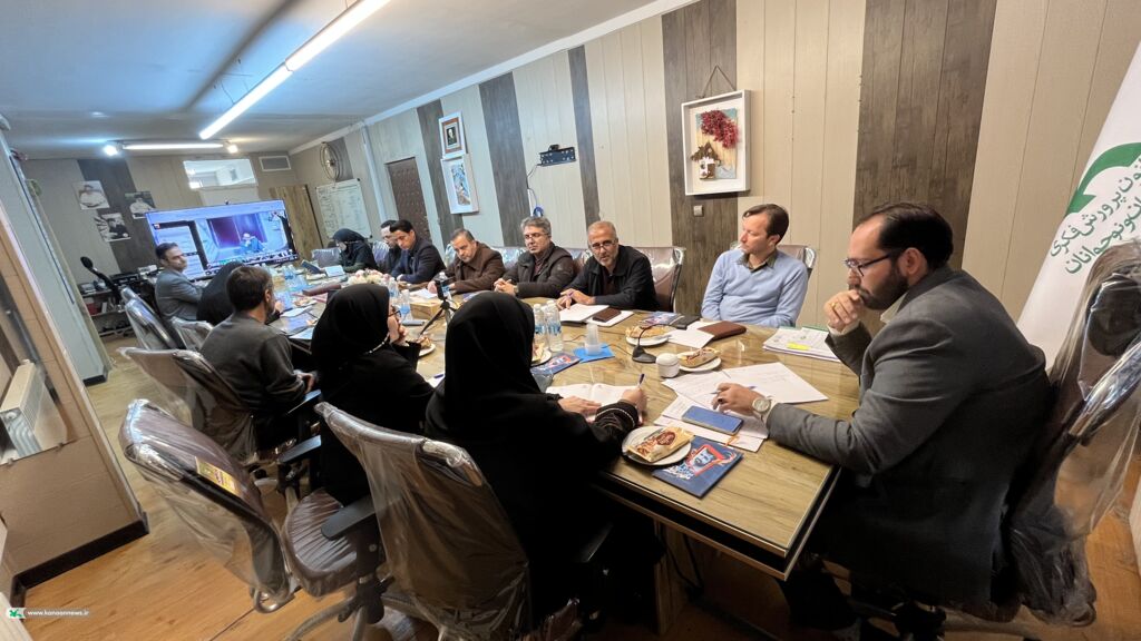 1397926-1 تأکید مدیرکل کانون همدان بر شبکهسازی کانونیاران در برنامههای دهه فجر